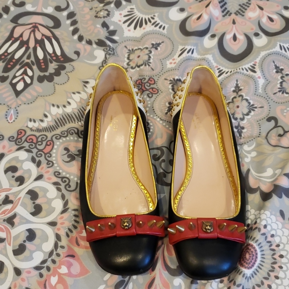 Gucci flats